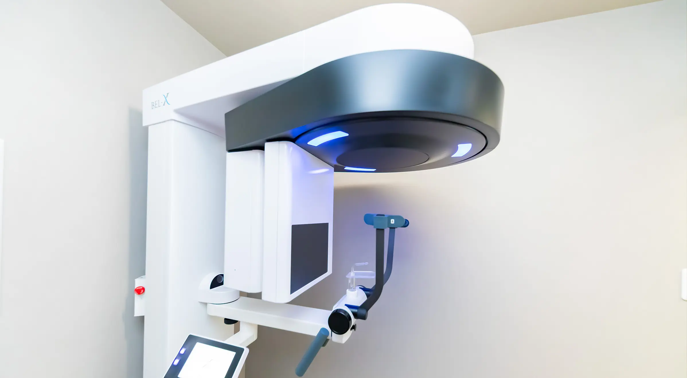 先進的な設備による精度と安全性が高い治療